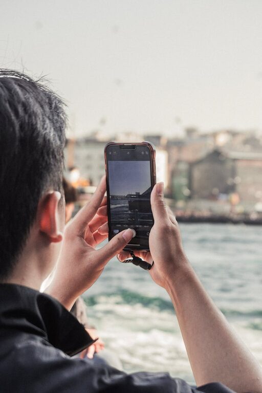Jak zacząć przygodę z fotografią smartfonową i poprawić jakość zdjęć