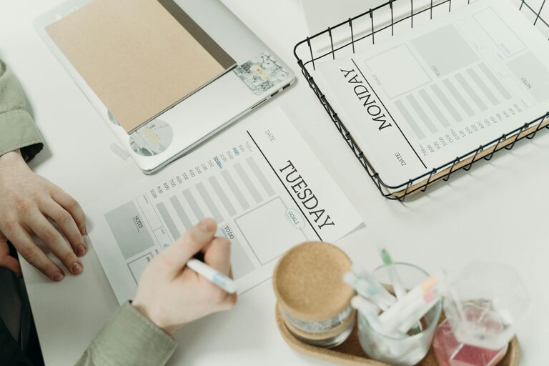 Jak tworzyć efektywny harmonogram pracy, aby zwiększyć swoją produktywność